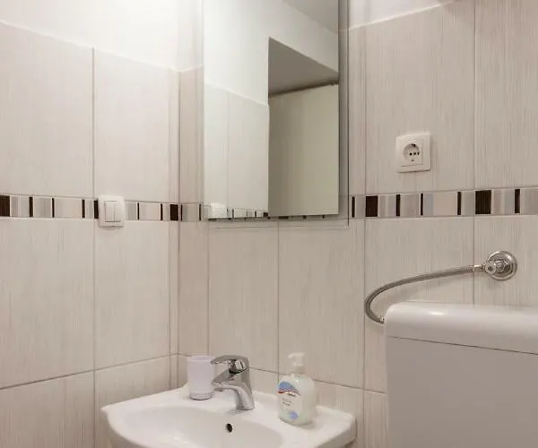 Downtown Authentic * Split