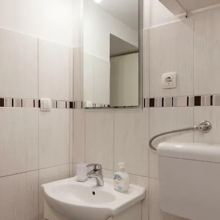 Downtown Authentic * Split