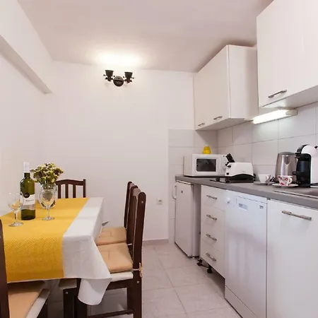 Διαμέρισμα Downtown Authentic *