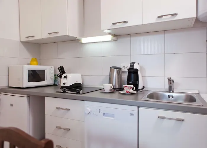 Downtown Authentic * Split